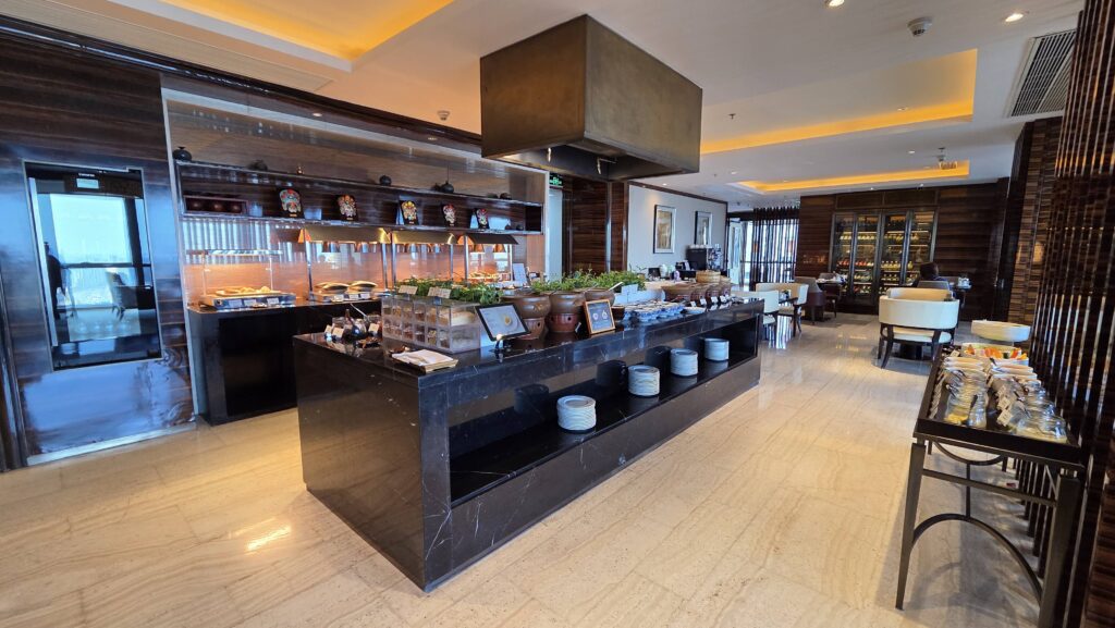 The Ritz-Carlton Club Lounge